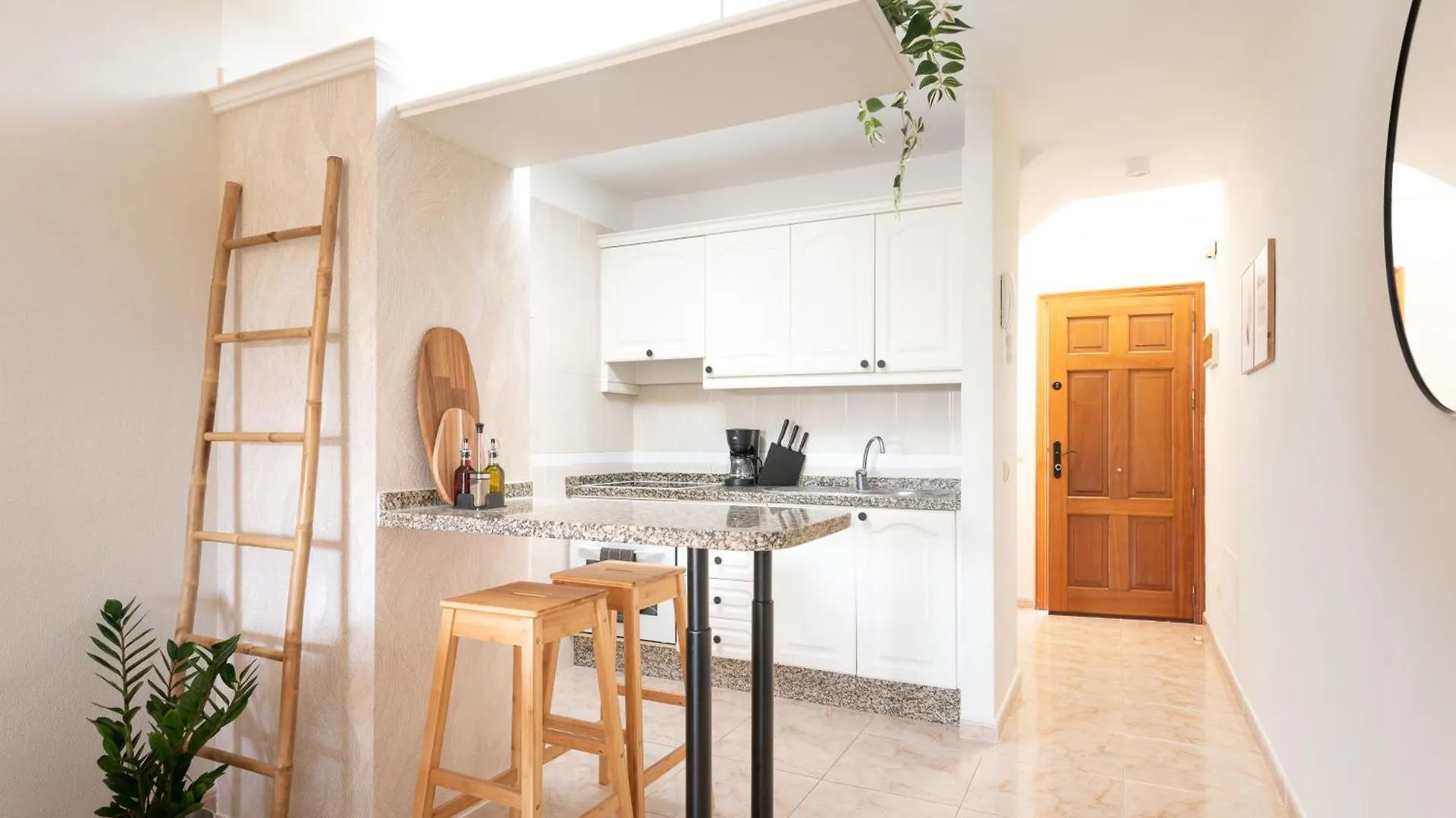 Apartment Las Olas - Coastal Escape With Charm & Comfort El Medano  Spain