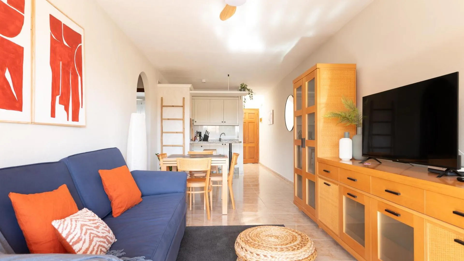Apartment Las Olas - Coastal Escape With Charm & Comfort El Medano