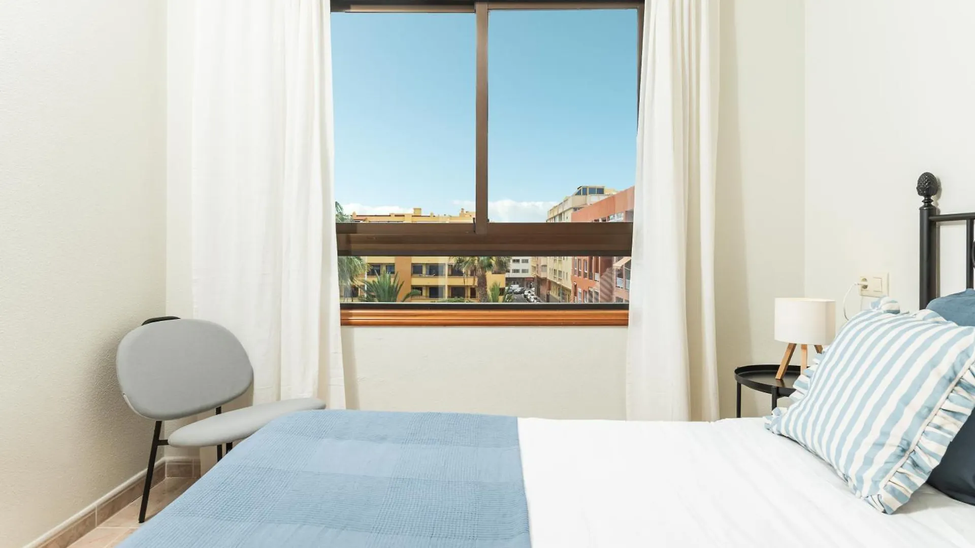 Apartment Las Olas - Coastal Escape With Charm & Comfort El Medano