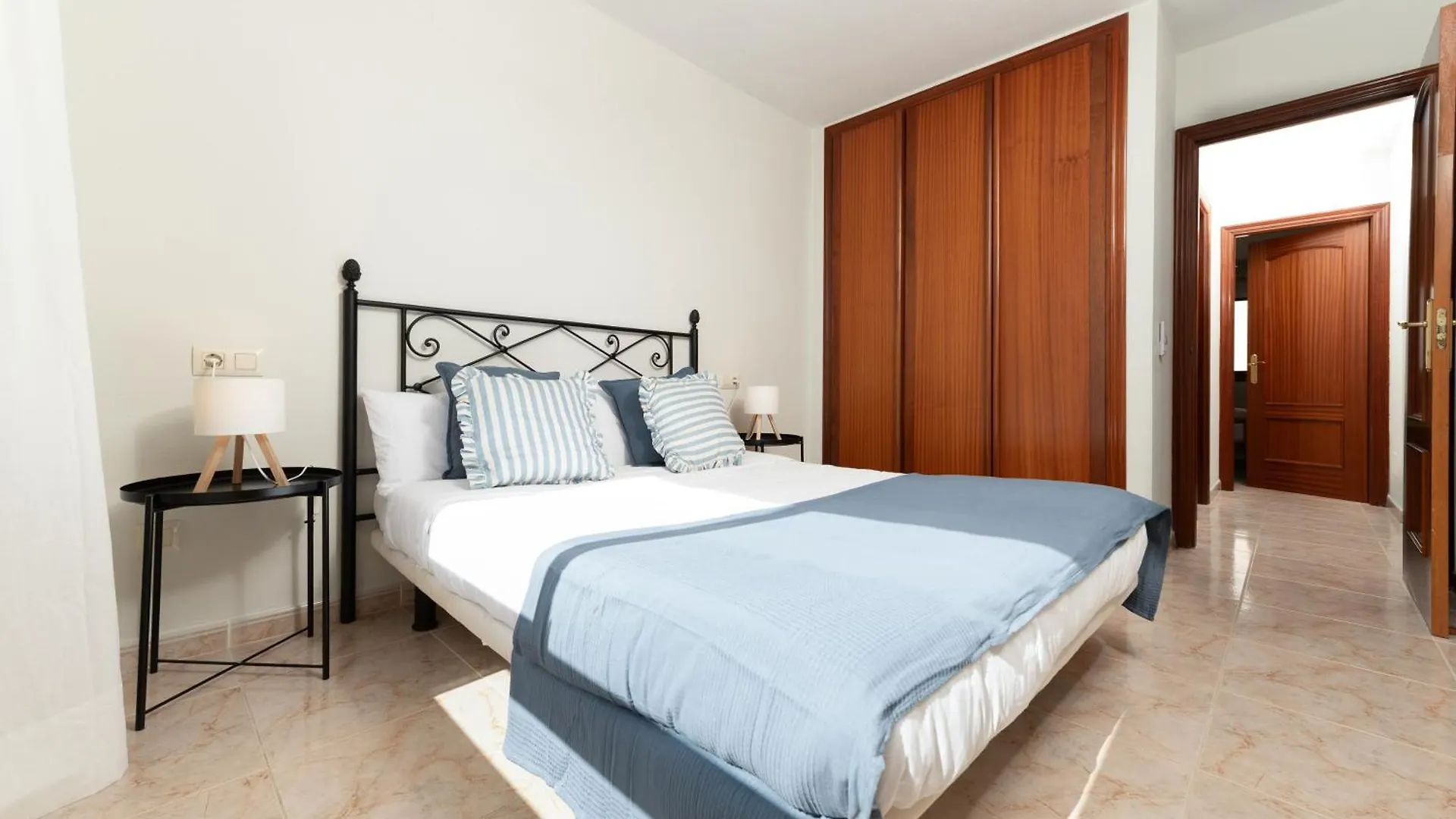 Las Olas - Coastal Escape With Charm & Comfort El Medano  Apartment El Medano (Tenerife)
