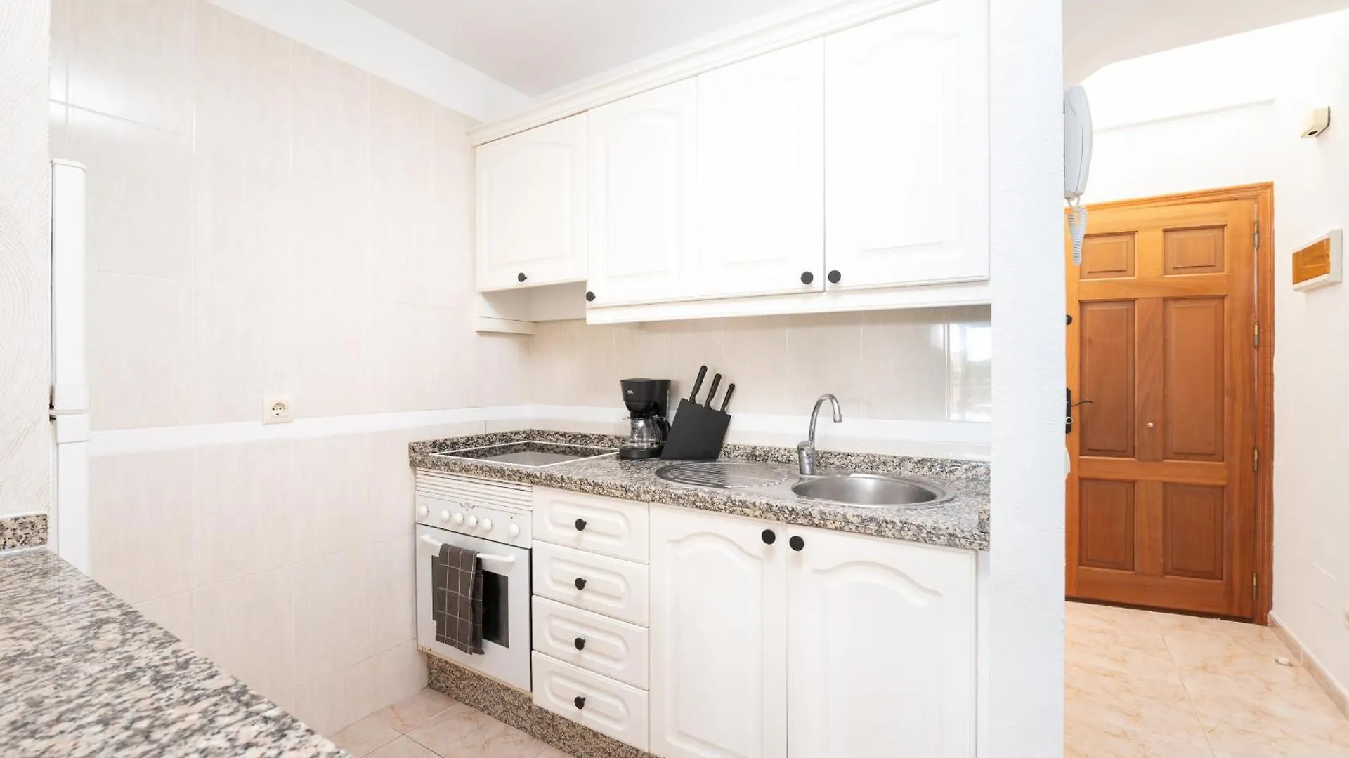 Las Olas - Coastal Escape With Charm & Comfort El Medano  Apartment