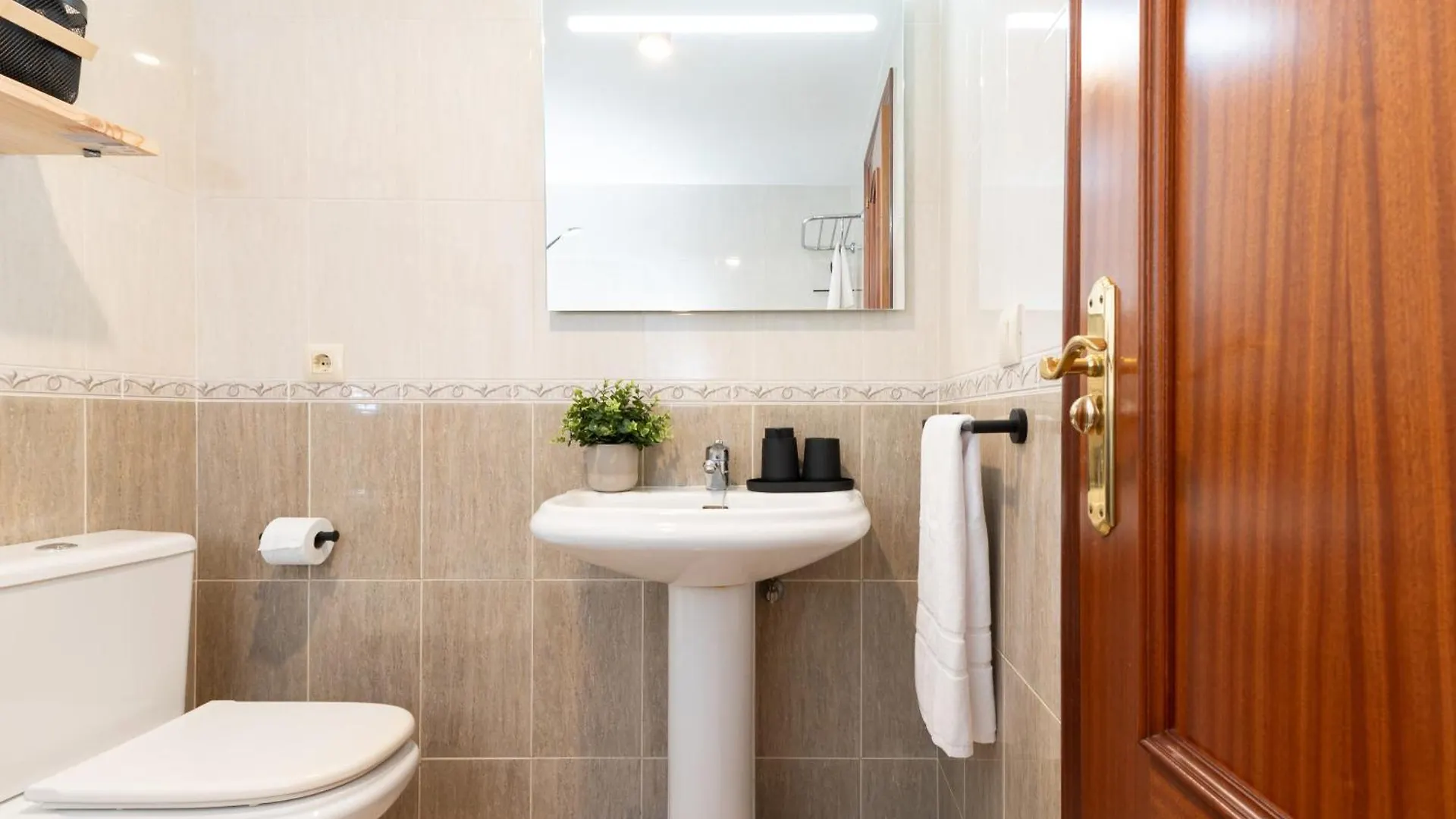 Las Olas - Coastal Escape With Charm & Comfort El Medano  Apartment El Medano (Tenerife)