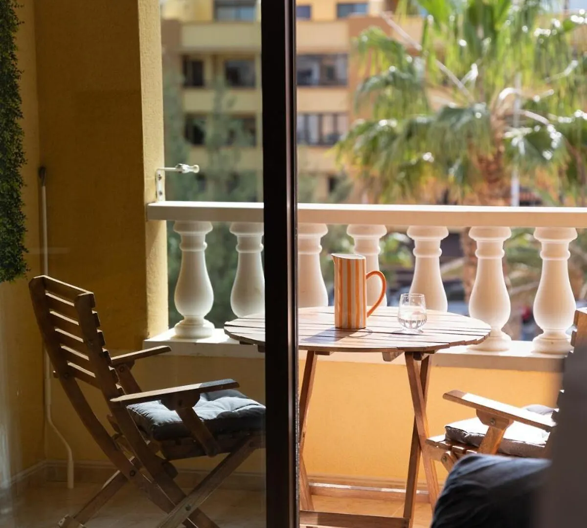 Apartment Las Olas - Coastal Escape With Charm & Comfort El Medano